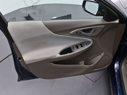 Used 2020 Chevrolet Malibu LT image 9