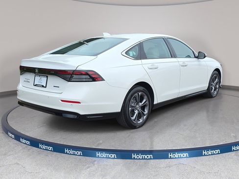 Certified 2025 Honda Accord EX-L image 5