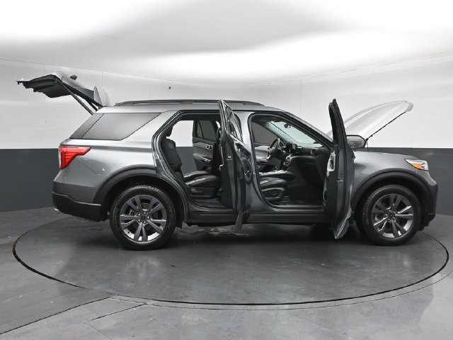 Certified 2023 Ford Explorer XLT w/ Equipment Group 202A AWD/4WD image 60