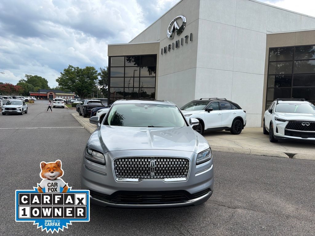 Used 2023 Lincoln Nautilus Reserve AWD/4WD image 3
