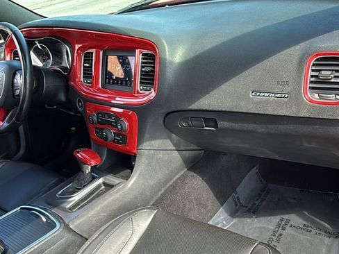 Used 2019 Dodge Charger SXT w/ Leather Interior Group image 40