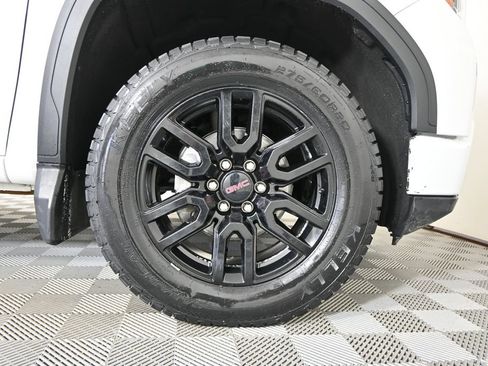 Used 2024 GMC Sierra 1500 Elevation w/ Preferred Package AWD/4WD image 12