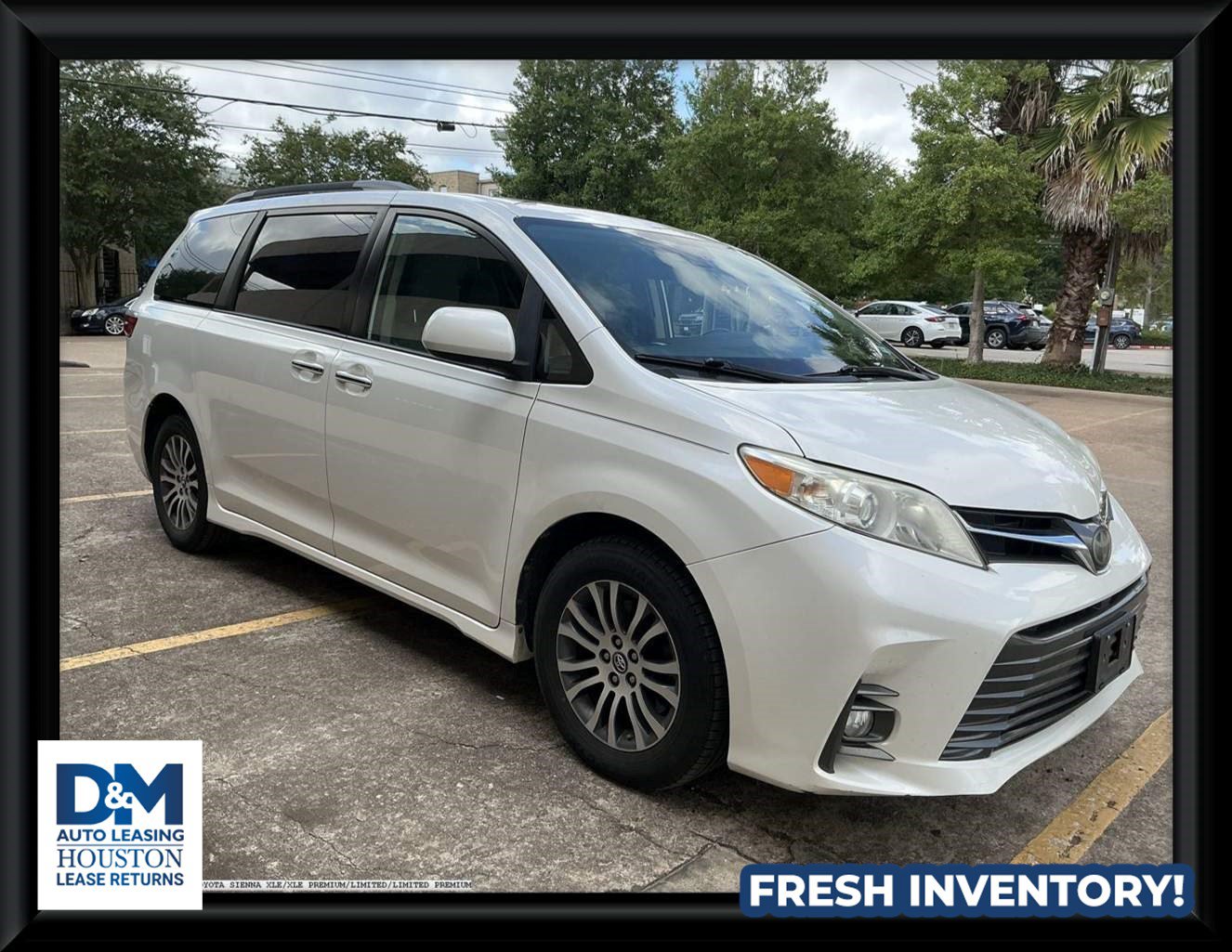 Used 2020 Toyota Sienna XLE w/ XLE Navigation Package FWD image 1