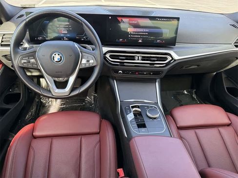 Used 2023 BMW 330e image 12