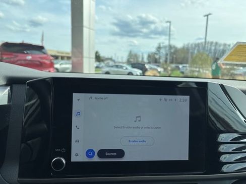 Used 2025 Toyota Camry LE image 10