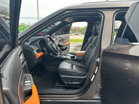 Used 2022 Mitsubishi Outlander SEL AWD/4WD image 19