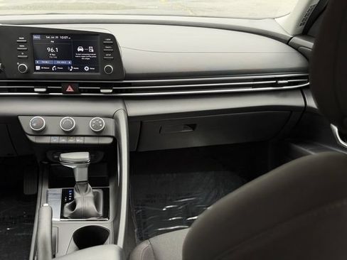 Used 2025 Hyundai Elantra SE w/ Cargo Package FWD image 34