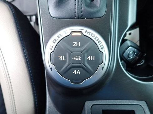 Certified 2023 Ford Bronco Wildtrak AWD/4WD image 25