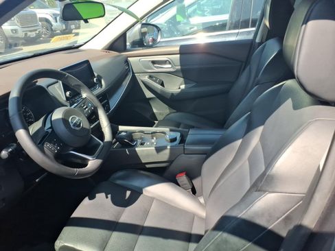 Used 2021 Nissan Rogue SV w/ Premium Package AWD/4WD image 7