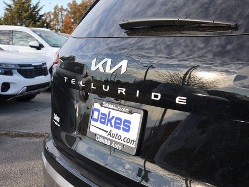 New 2025 Kia Telluride S image 8