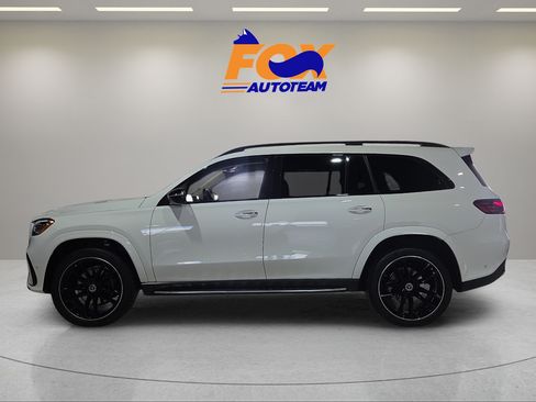 Used 2024 Mercedes-Benz GLS 580 4MATIC image 2