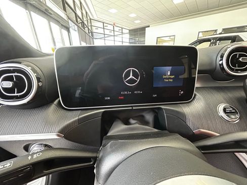 Used 2025 Mercedes-Benz C 300 4MATIC Sedan image 8