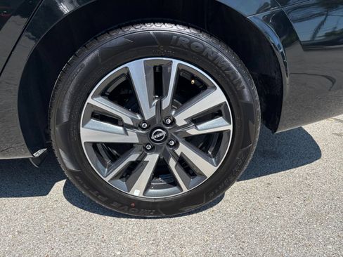 Used 2025 Nissan Versa SV FWD image 23