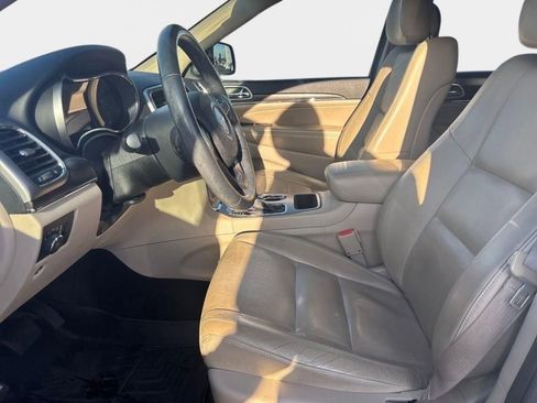 Used 2018 Jeep Grand Cherokee Limited image 12