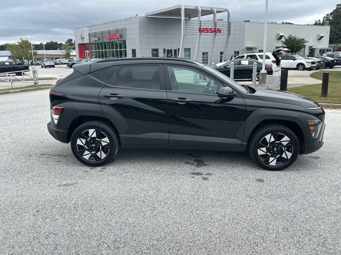 Used 2025 Hyundai Kona SEL image 4