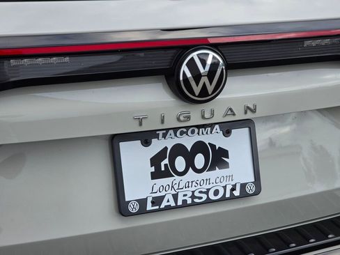 New 2026 Volkswagen Tiguan SEL R-Line image 16