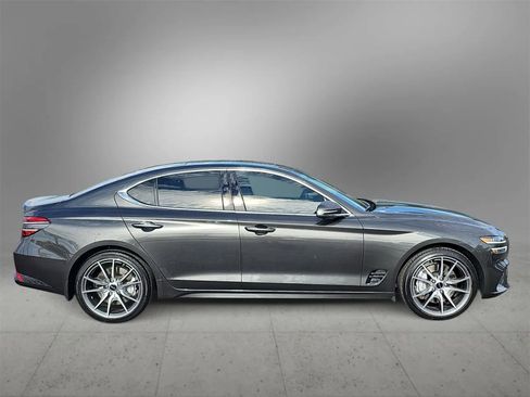 Used 2026 Genesis G70 2.5T Prestige image 9