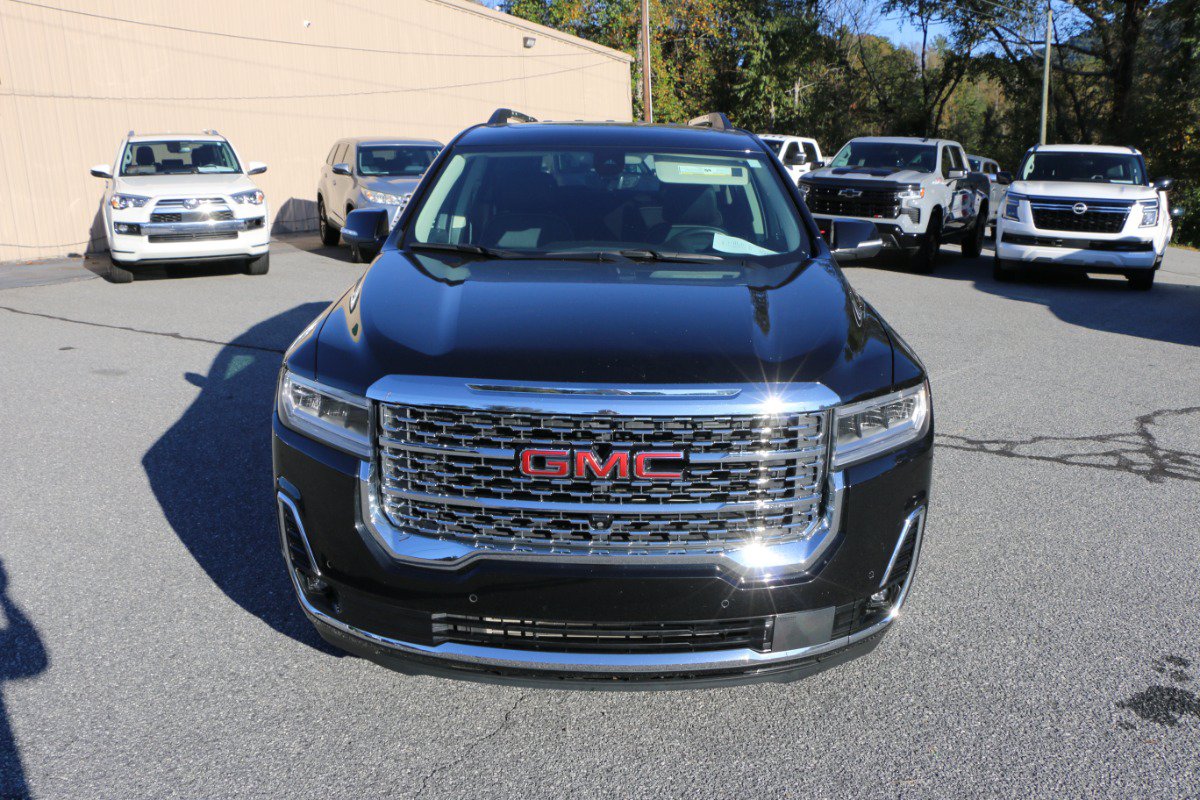 Used 2023 GMC Acadia Denali w/ Denali Ultimate Package FWD image 11