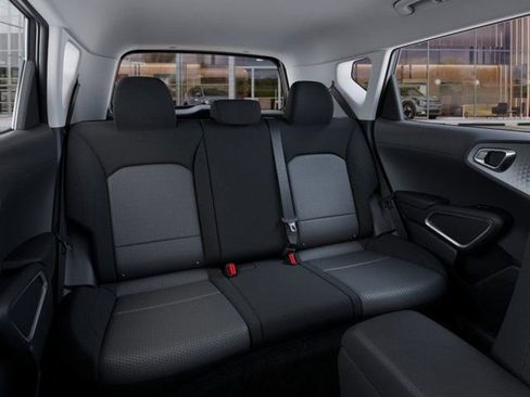 Used 2025 Kia Soul LX FWD image 16
