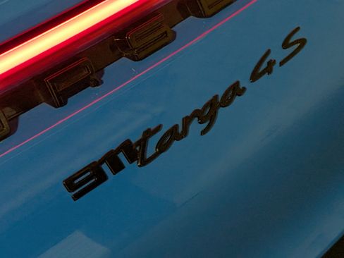 Certified 2022 Porsche 911 Targa 4S AWD/4WD image 18