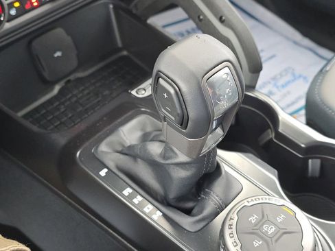 Used 2024 Ford Bronco Outer Banks image 20