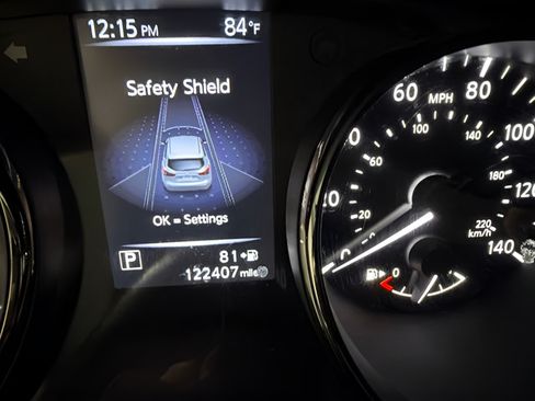 Used 2017 Nissan Rogue Sport SL w/ SL Premium Package AWD/4WD image 19
