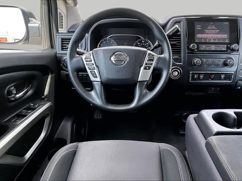 Used 2022 Nissan Titan SV RWD image 6