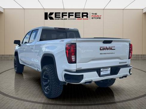 Used 2021 GMC Sierra 1500 Elevation w/ Preferred Package image 3