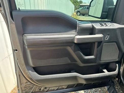 Used 2017 Ford F150 XLT w/ Equipment Group 302A Luxury AWD/4WD image 12