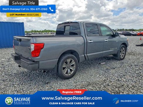 Used 2018 Nissan Titan SV w/ SV Convenience Package image 4