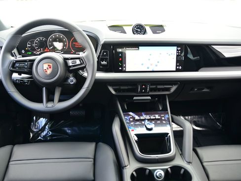 Certified 2026 Porsche Cayenne E-Hybrid image 28