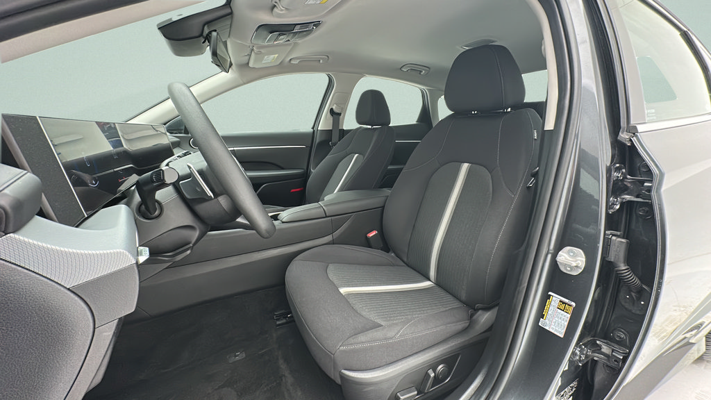 Used 2025 Hyundai Sonata SEL FWD image 14