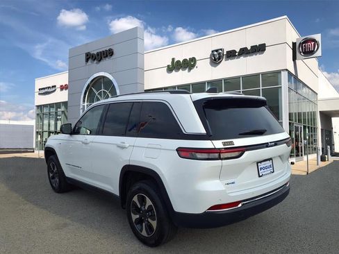 Used 2023 Jeep Grand Cherokee 4WD 4xe image 3