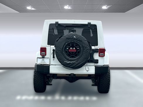 Used 2016 Jeep Wrangler Unlimited Sahara w/ Connectivity Group image 9