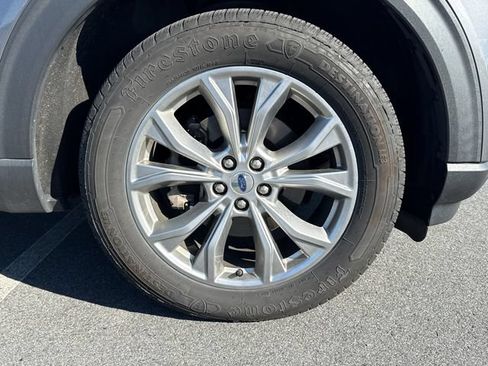 Used 2021 Ford Explorer XLT w/ Equipment Group 202A AWD/4WD image 11