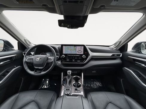 Used 2022 Toyota Highlander Platinum image 13