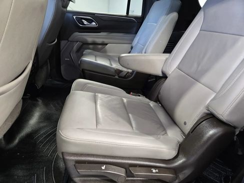 Used 2021 Chevrolet Suburban Z71 w/ Luxury Package AWD/4WD image 13