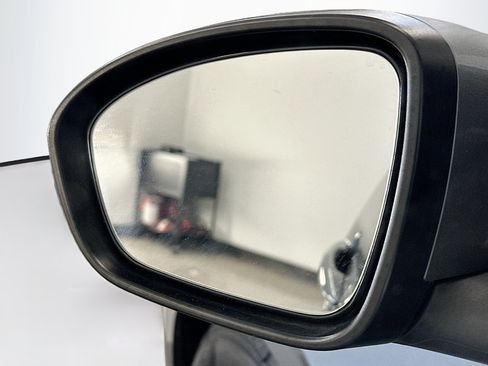 Used 2025 Nissan Sentra SV FWD image 16
