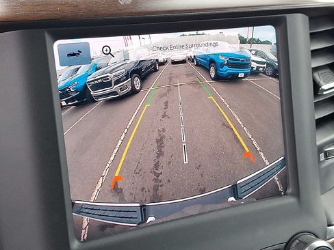 Used 2022 RAM 1500 Laramie AWD/4WD image 17