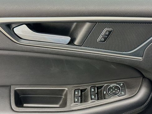 Used 2024 Ford Edge SEL image 15