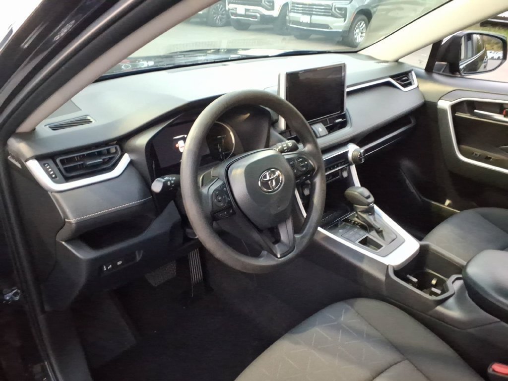 Used 2023 Toyota RAV4 XLE AWD/4WD image 13
