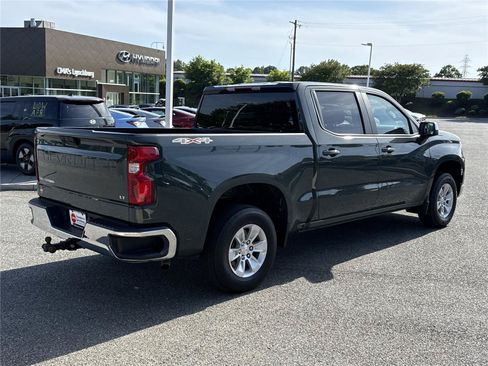 Used 2025 Chevrolet Silverado 1500 LT AWD/4WD image 11