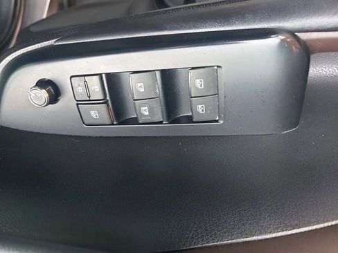 Used 2014 Toyota Highlander XLE image 15