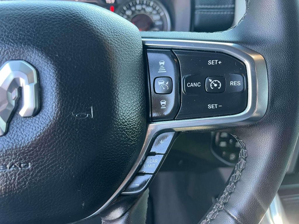 Used 2025 RAM 1500 Laramie AWD/4WD image 31