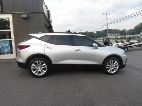 Used 2020 Chevrolet Blazer LT w/ Sound & Technology Package FWD image 3