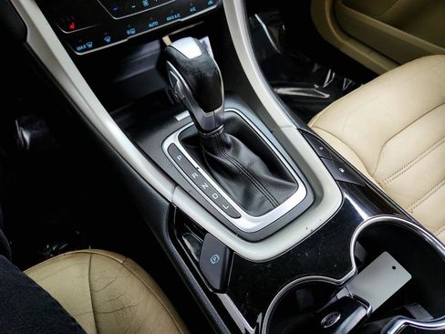 Used 2014 Ford Fusion Energi SE image 17