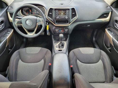 Used 2018 Jeep Cherokee Latitude image 16