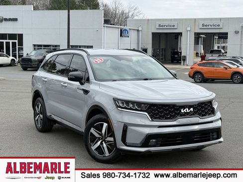Used 2023 Kia Sorento EX image 1