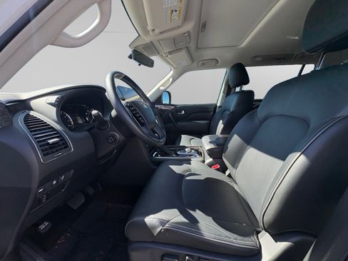 Used 2023 INFINITI QX80 Luxe w/ All-Season Package image 9