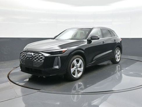 Certified 2025 Audi Q5 Prestige AWD/4WD image 3